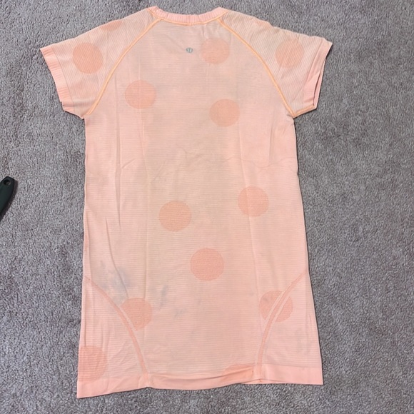 Orange lulu lemon shirt with polka dots - Picture 2 of 2